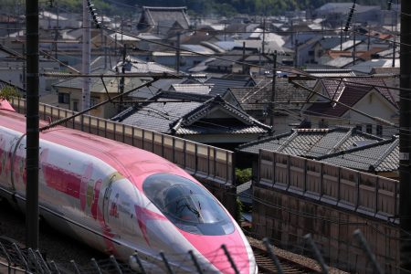 2023年初動画はハローキティ新幹線