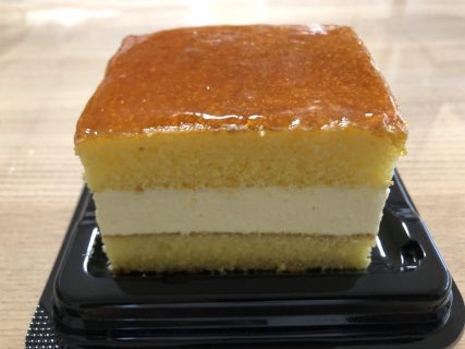 「とろ生ケーキプリン」を食べた