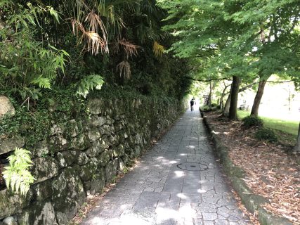 坂本の街並みと比叡山延暦寺