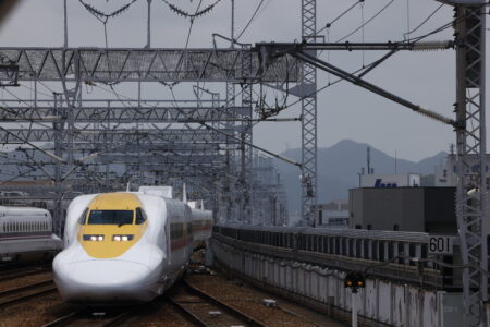 ワンピース新幹線モンキー・D・ルフィ号