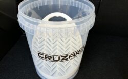 洗車グッズ（コメリのバケツ＆バケツフィルター）